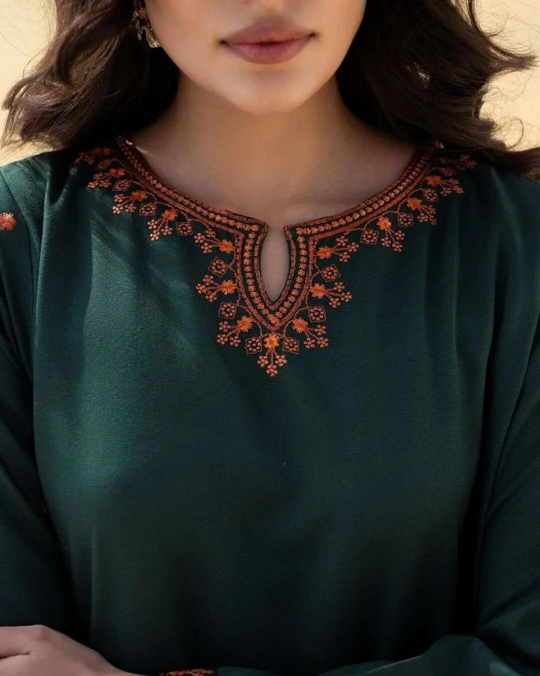Luxurious Green pocket Embroidered 2-Piece Set